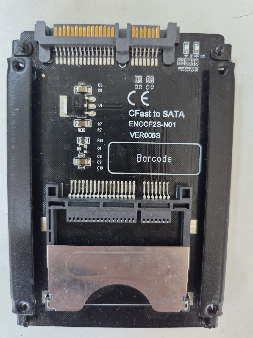 Endüstriyel cihazlarda kullanılan CFast kartlar için SATA adaptörü