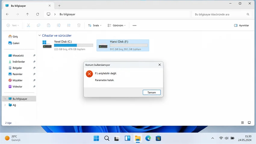 Parametre Hatalı Disk Uyarısı Windows Dosya Gezgini ekranı: harici disk açılmak istendiğinde Konum kullanılamıyor başlıklı hata penceresi çıkmış, pencerede F sürücüsünün erişilebilir olmadığı ve parametre hatası verdiği yazıyor